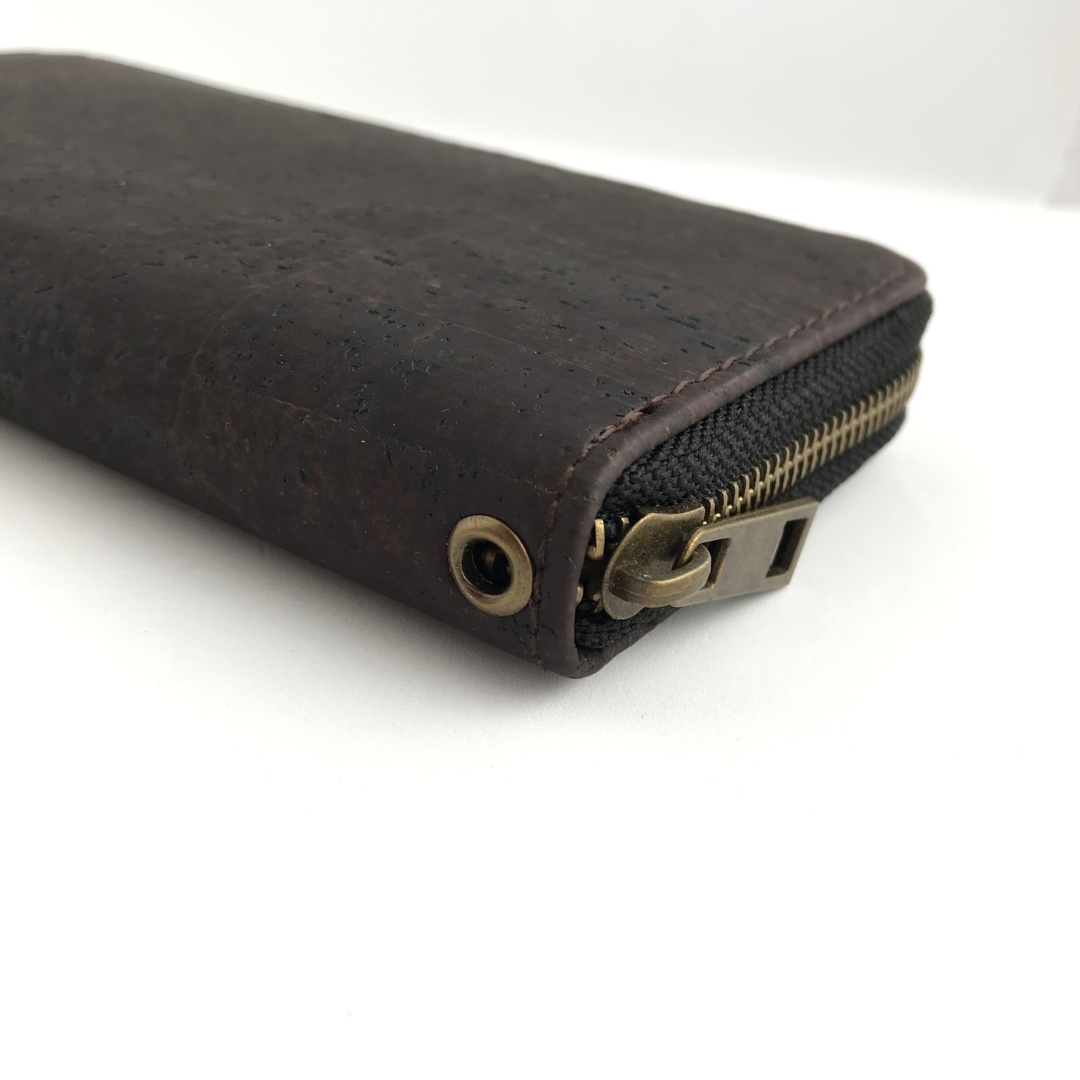 Billetera de corcho con correa café oscuro marrón