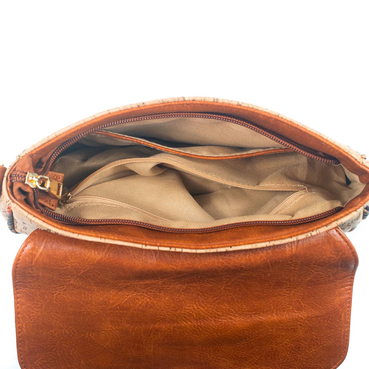 Cartera de corcho portugués y eco cuero interior forrado detalles dorados