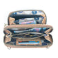 Interior Cartera Bandolera de Corcho Natural con compartimientos para 2 tarjetas, bolsillo con cierre para monedas y compartimientos para otras pertenencias, celular, dinero, maquillaje, etc.